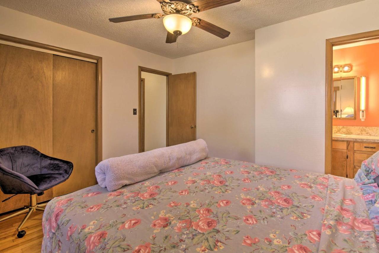Bright Springfield Home Walk To Nature Center! Exterior foto